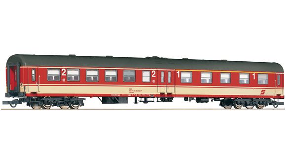 Passenger car 1st/2nd class in JAFFA livery<br /><a href='images/pictures/Roco/64425.jpg' target='_blank'>Full size image</a>